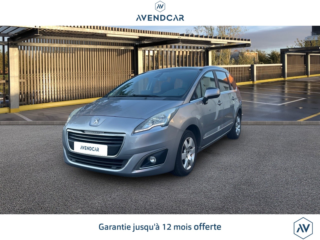 PEUGEOT 5008 2015