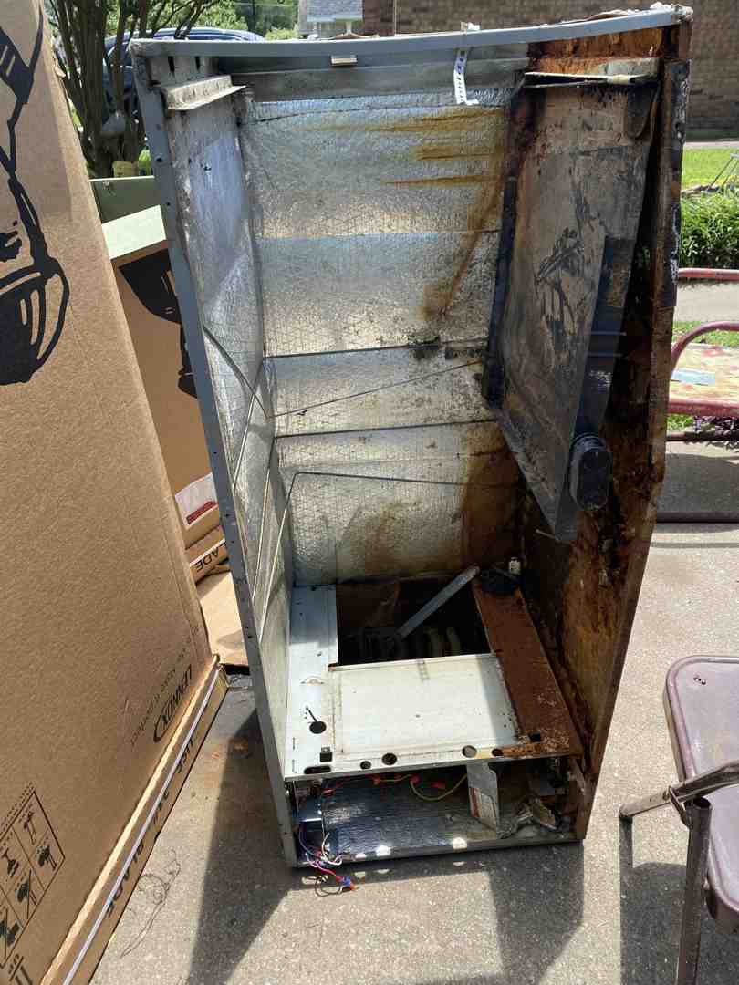 Infographic showing the top 5 signs a furnace needs replacement including age over 15-20 years, frequent repairs, rising energy bills, uneven heating throughout the home, and strange noises like banging or rattling - furnace replacement company in prosper, tx Infographic showing the top 5 signs a furnace needs replacement including age over 15-20 years, frequent repairs, rising energy bills, uneven heating throughout the home, and strange noises like banging or rattling - furnace replacement company in prosper, tx