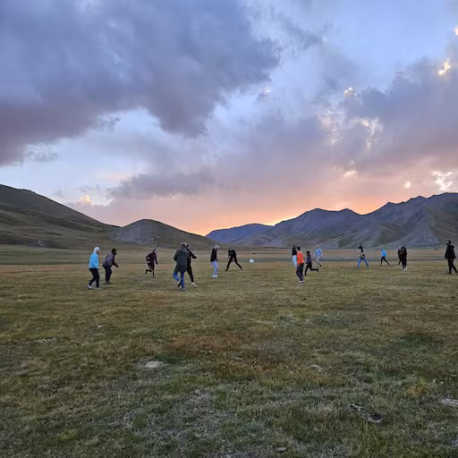 Bibi als ontdekkingsreiziger in het ongerepte landschap van Kyrgyzstan