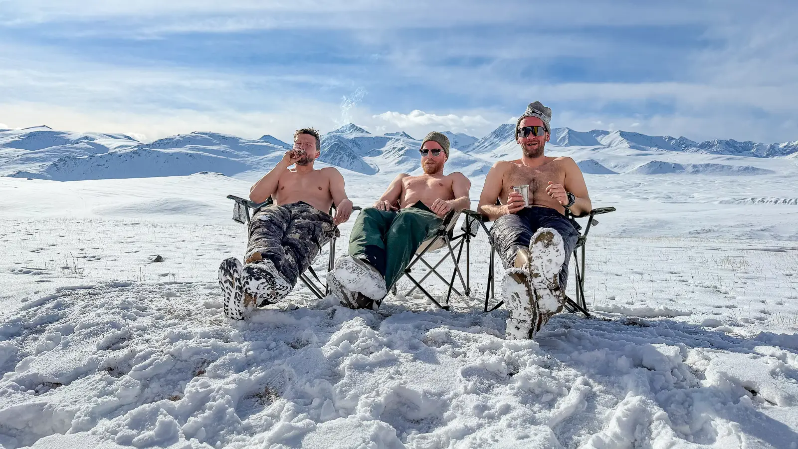 Ultiem geluk na het trotseren van de winterwildernis van Kyrgyzstan, DVJ Winter Elite