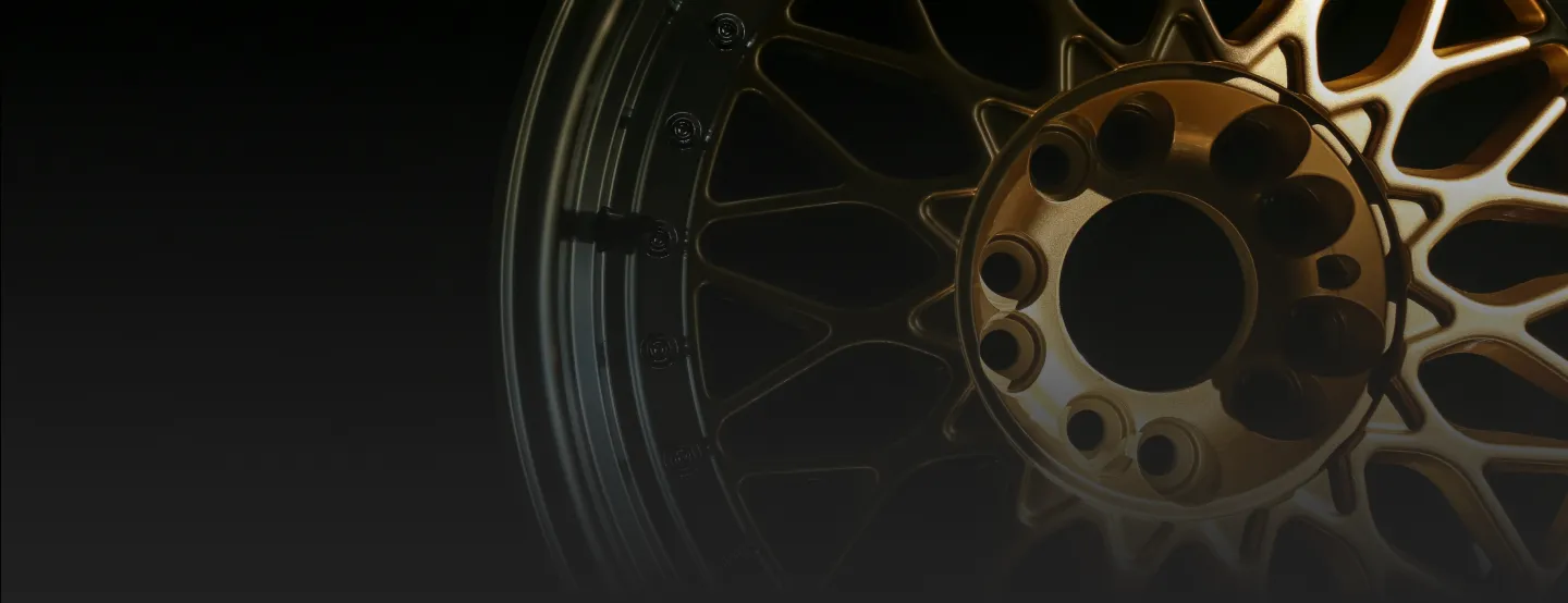 Gold rim close up photo
