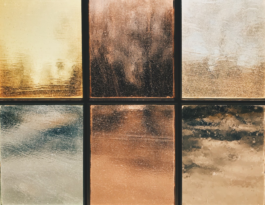 Comparison of glass types including tempered, laminated, and Low-E - average cost to replace a window pane