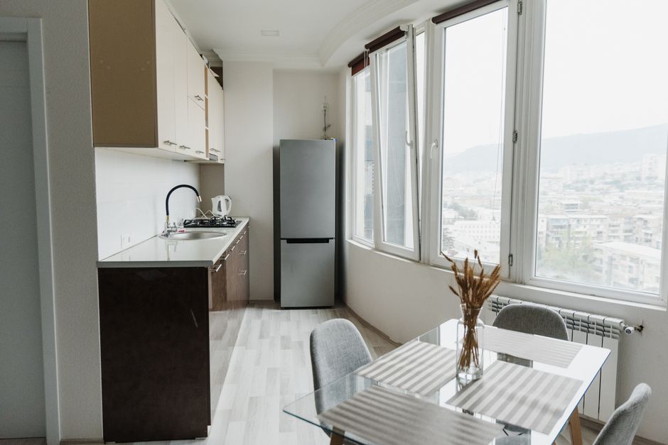 kitchen with large energy-efficient windows kitchen with large energy-efficient windows