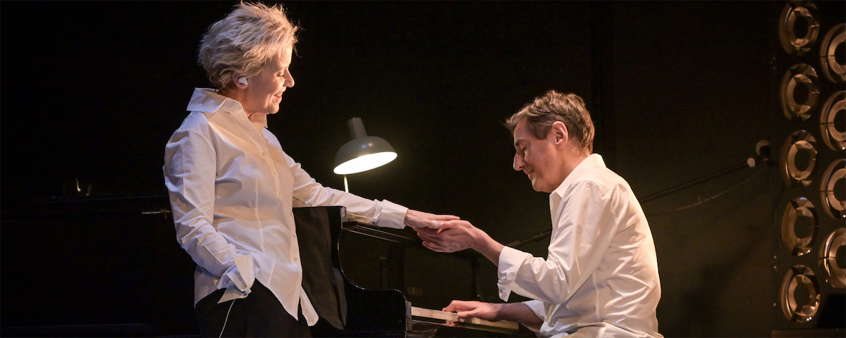Poètes, vos papiers au Théâtre 14 : notre critique en vidéo