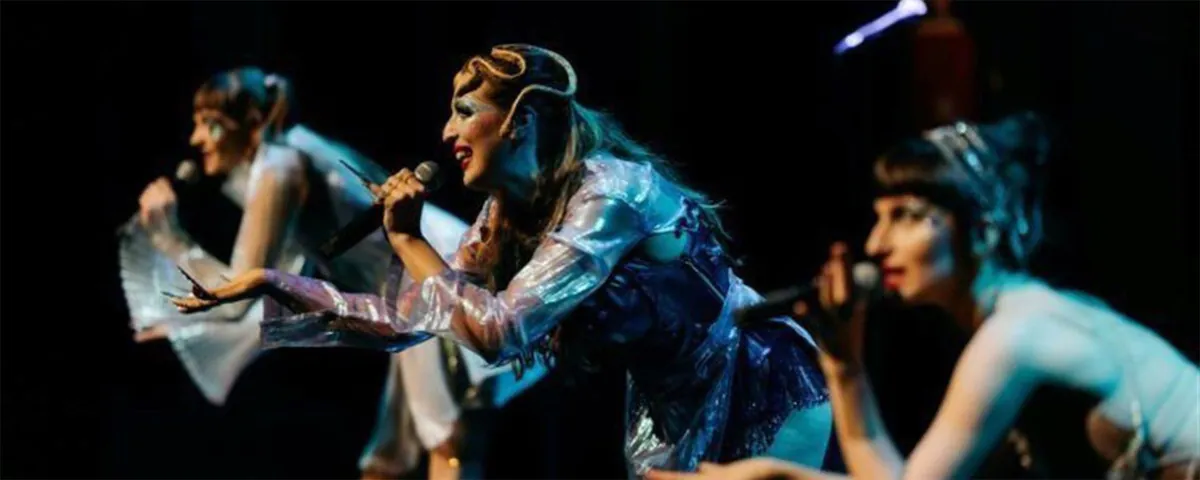 Médusée : le spectacle qui vous regarde droit dans les yeux