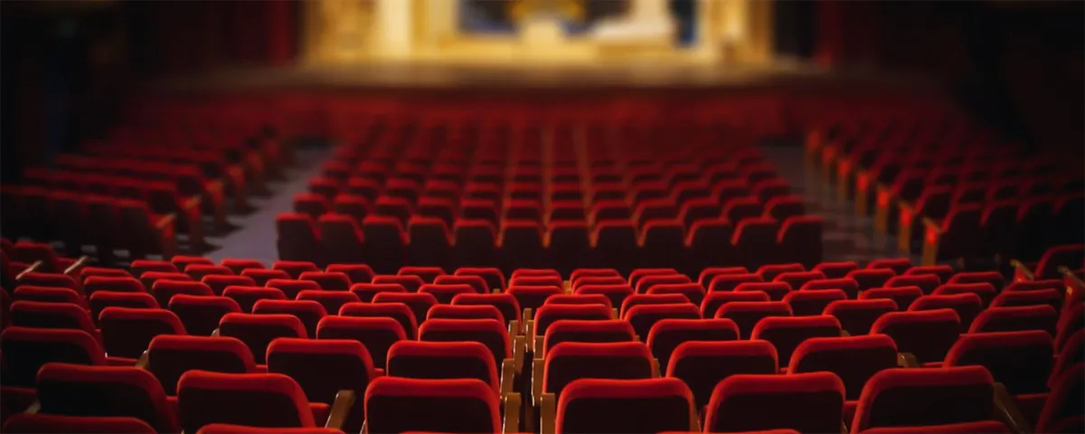 Faut-il vraiment rester jusqu’au bout d’un spectacle nul ?