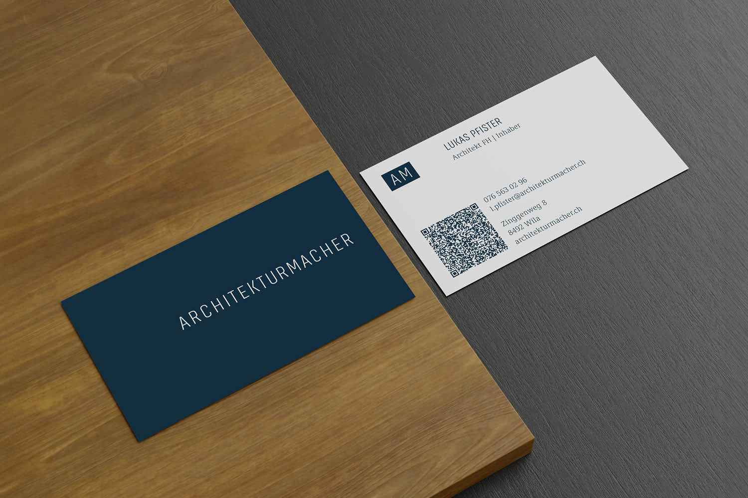 Visitenkarten dunkel und hell