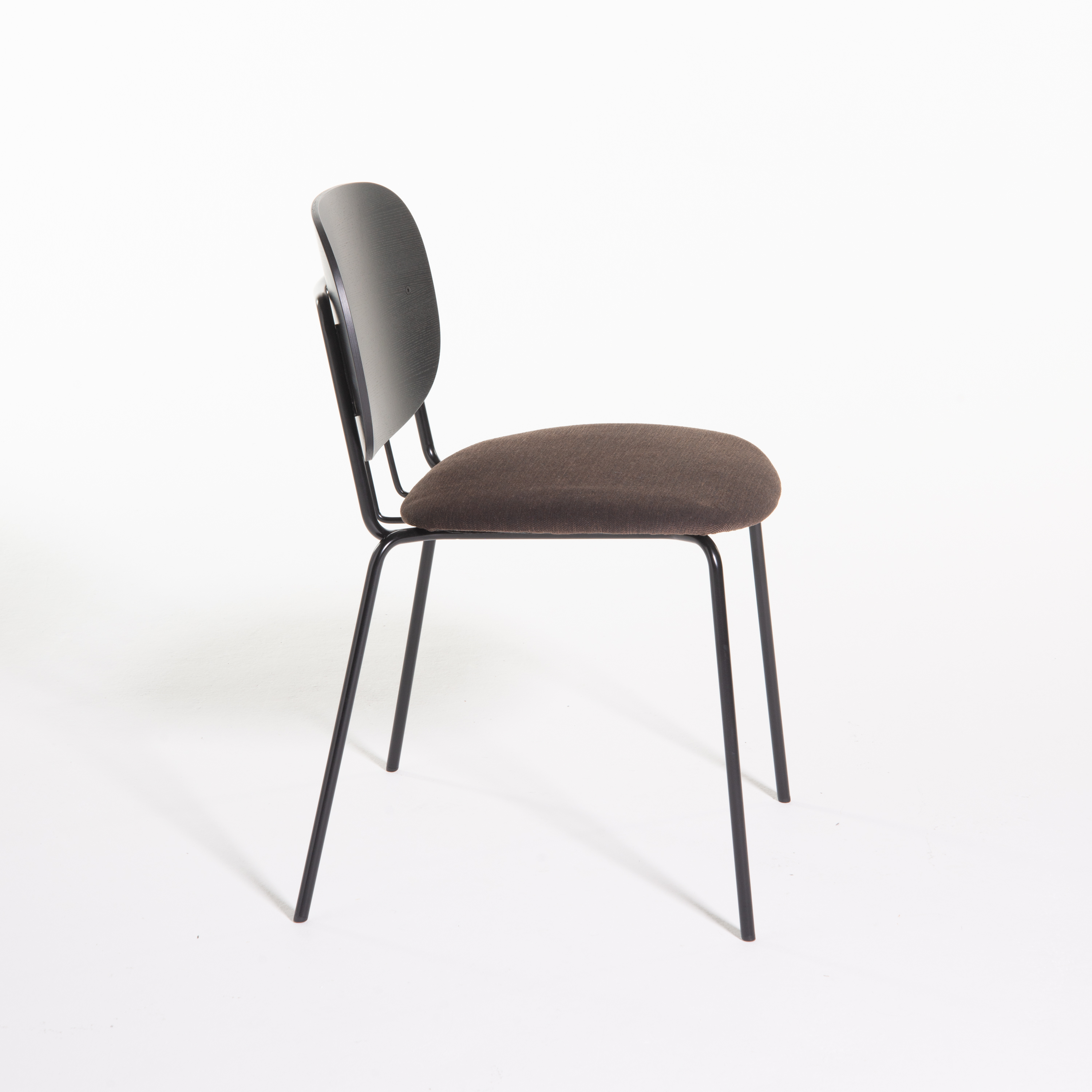 DC-01 FRAME: BLACK UPH SEAT: SVENSSON MINGEL 3380 + VENEER BACKREST: BLACK ASH