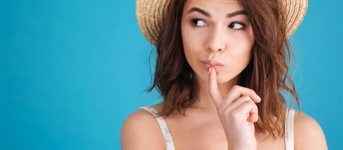 What is the Difference between Dental Veneers & Dental Implants?