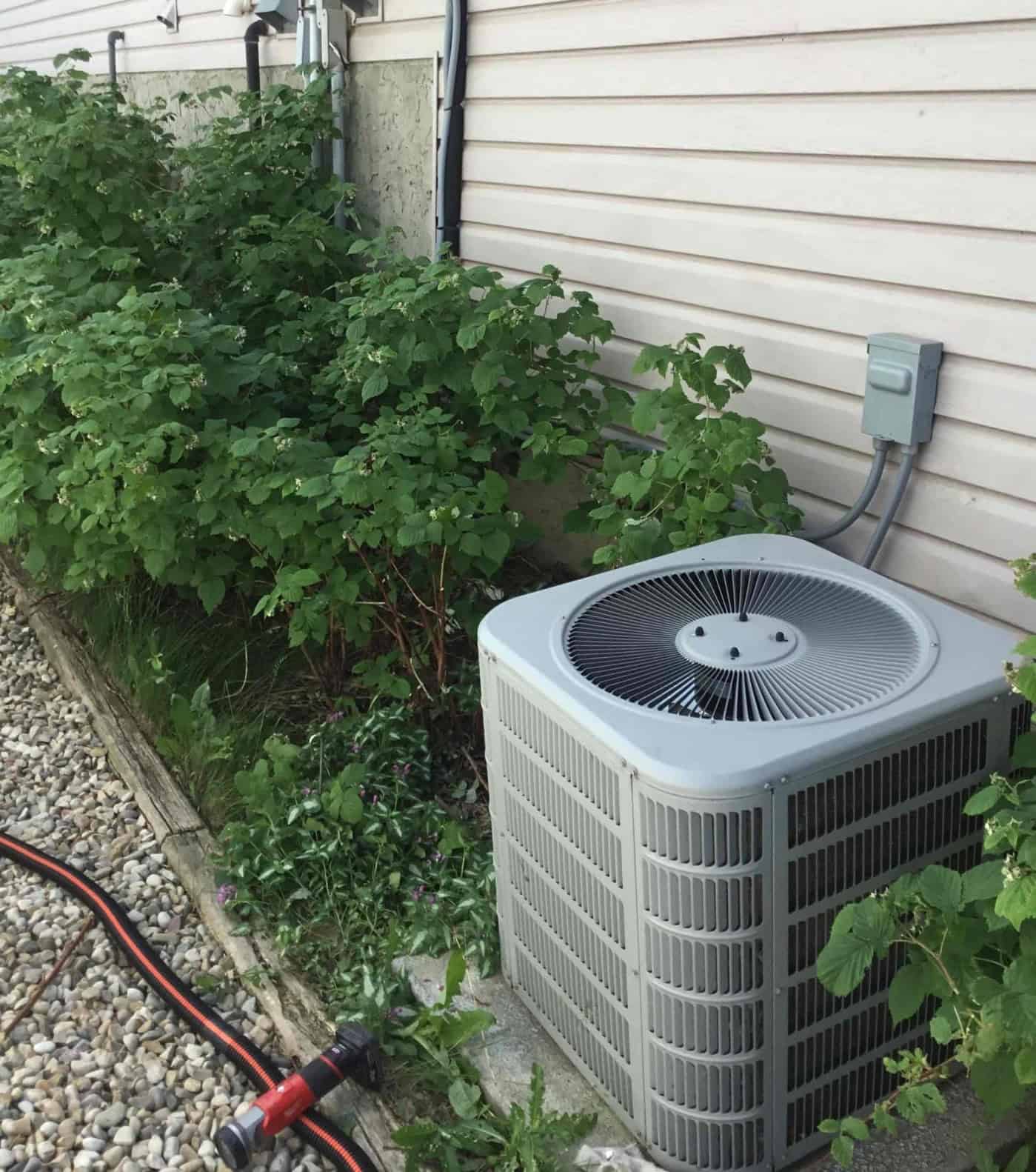 A North Edmonton home has their air conditioner replaced after it was running, but not cooling their home. ProSolutions team members went out and changed out the AC after a diagnostic. Even with the AC refrigerant changes, these easy service calls are a breeze!