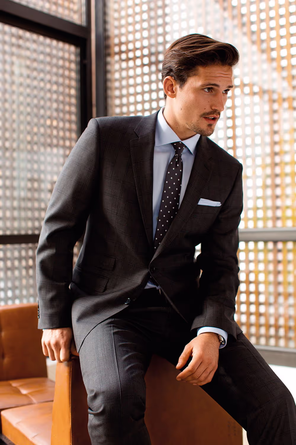 Costume 20 Digel élégant et moderne avec un tissu de haute qualité.