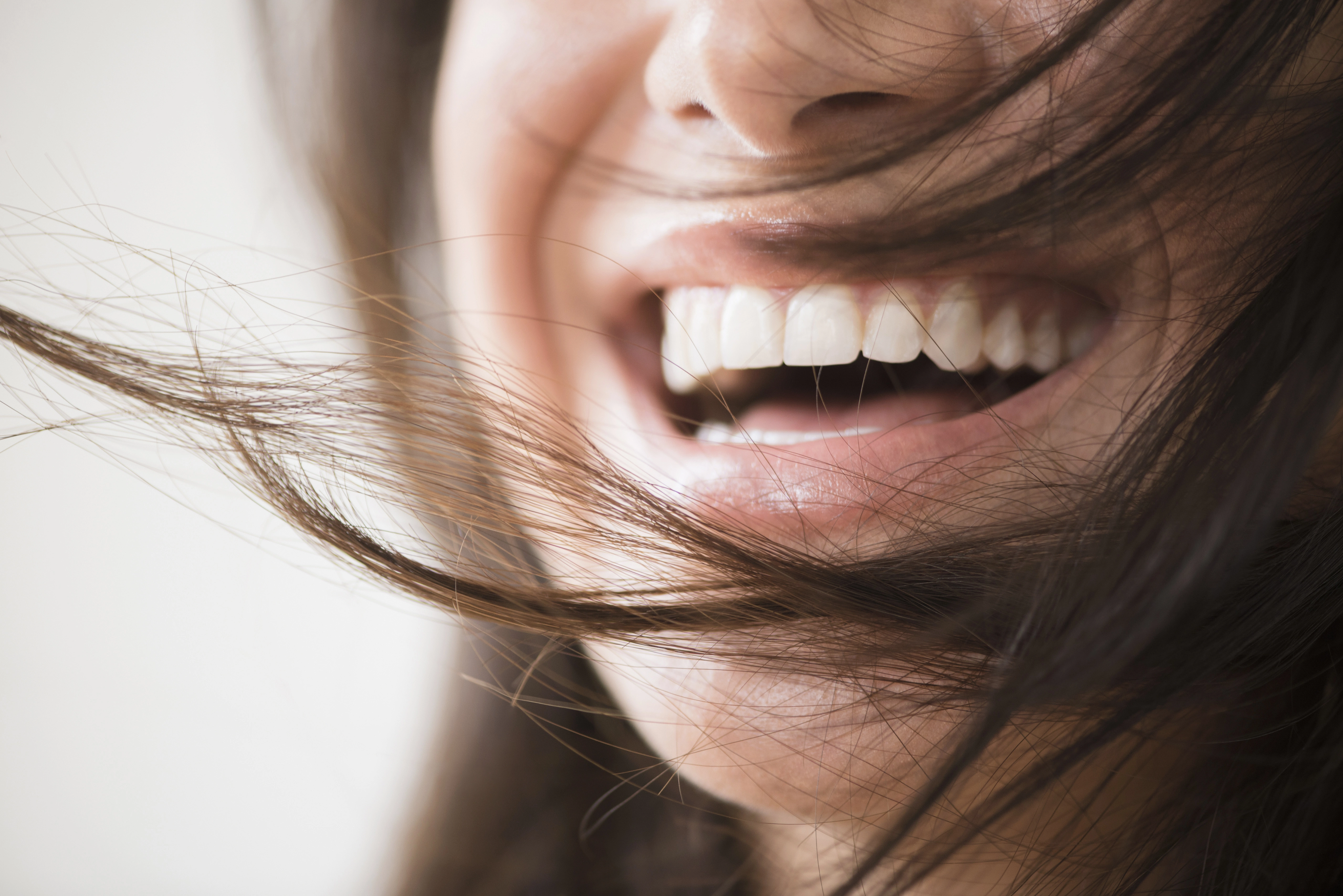 Hvide tænder – sådan får du et hvidere smil