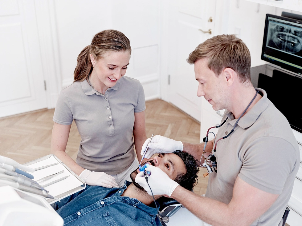 Løsning og fjernelse af tanden