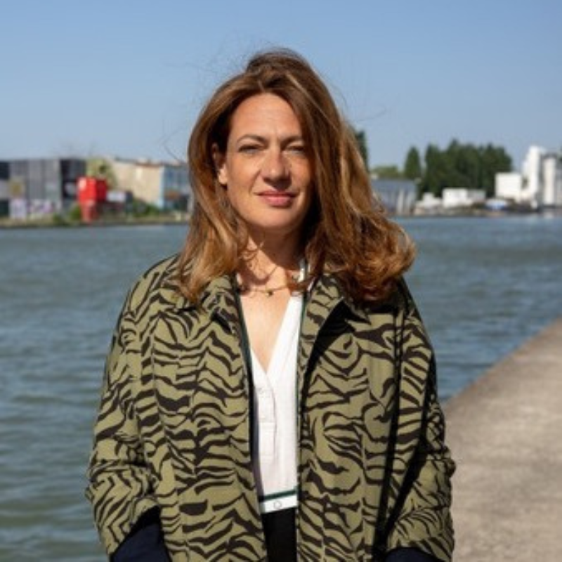 un portrait de Caroline COUTY, fondatrice de l'agence But Alors