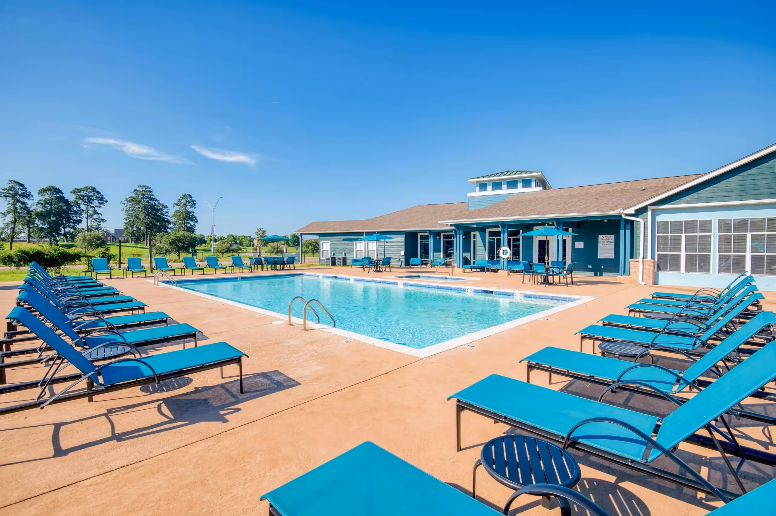Resort Style Pool and Clubhouse