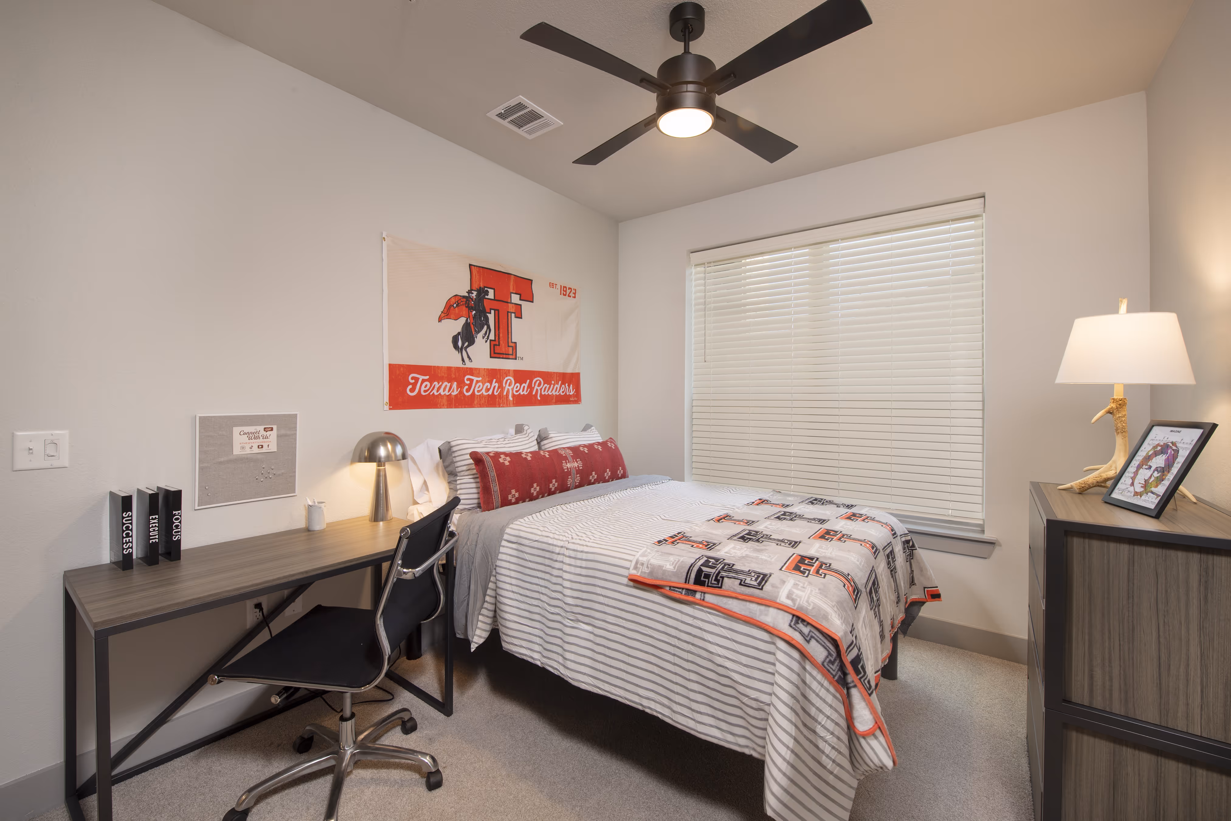 Bedroom with furniture 