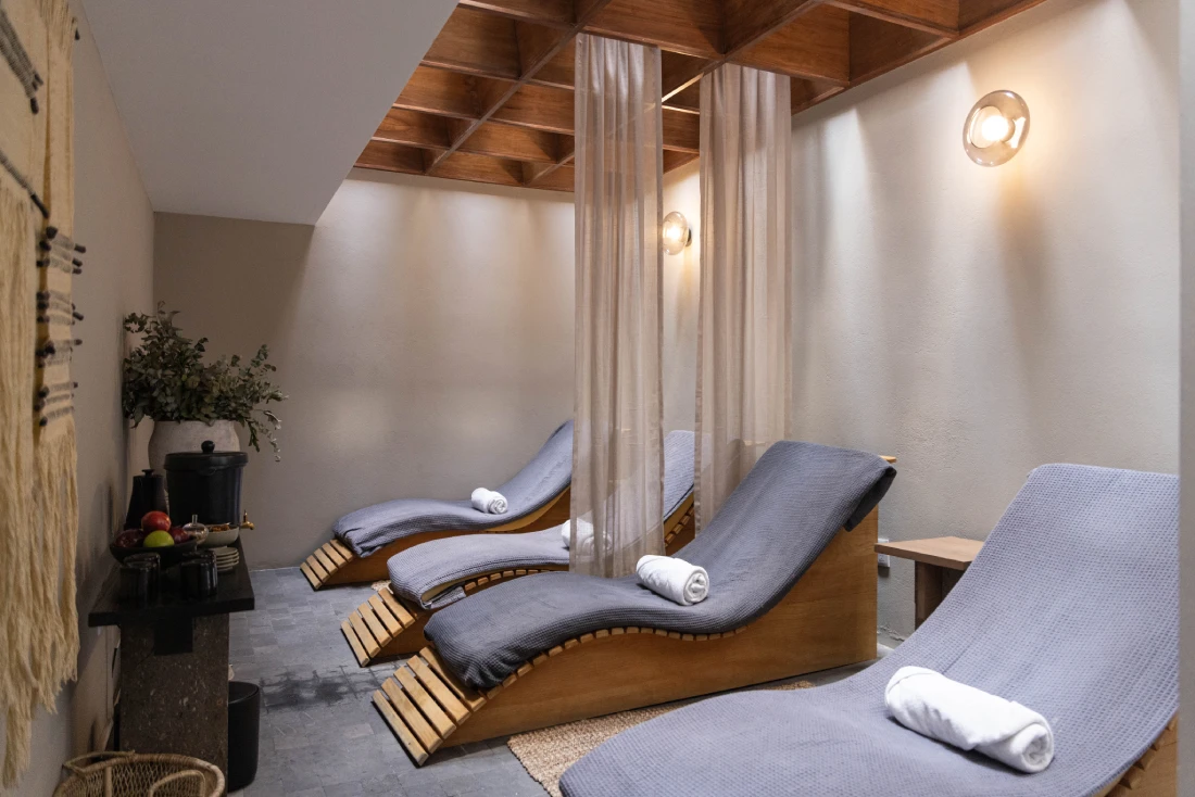 massage-cabins-with-jacuzzi-view