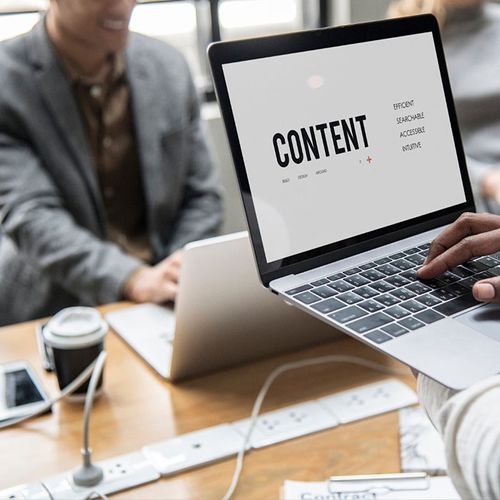 A streamlined workflow for fast and effective marketing translations, ensuring SEO optimization and cultural adaptation.