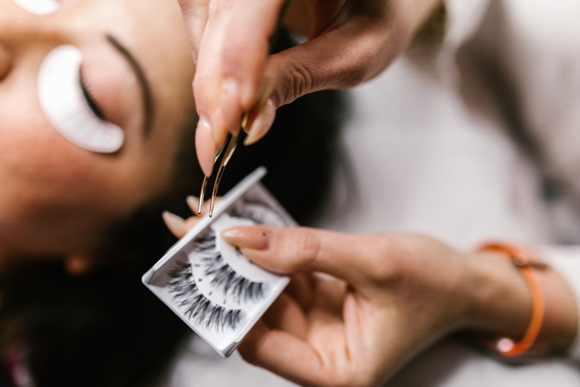 2 Alternatif Eyelash Extension yang Halal untuk Muslimah