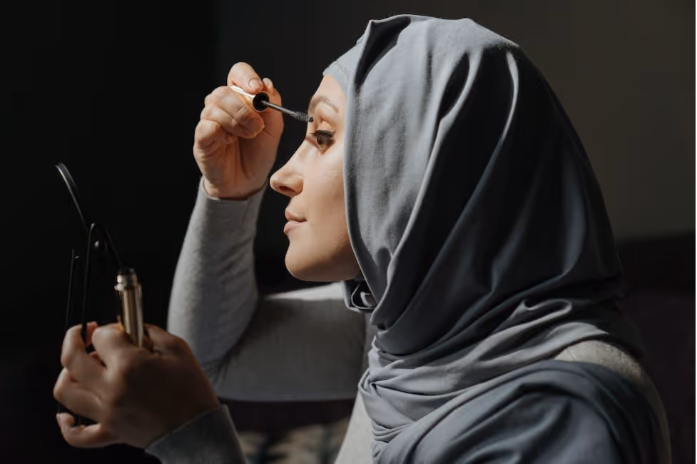 2 Alternatif Eyelash Extension yang Halal untuk Muslimah