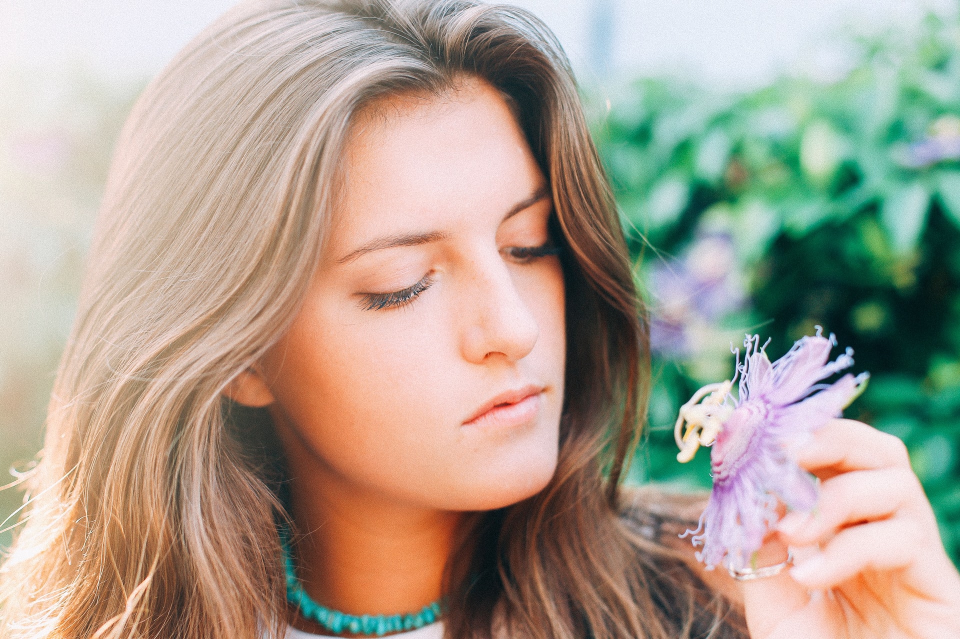 3 Cara Membuat Alis Tebal dan Natural