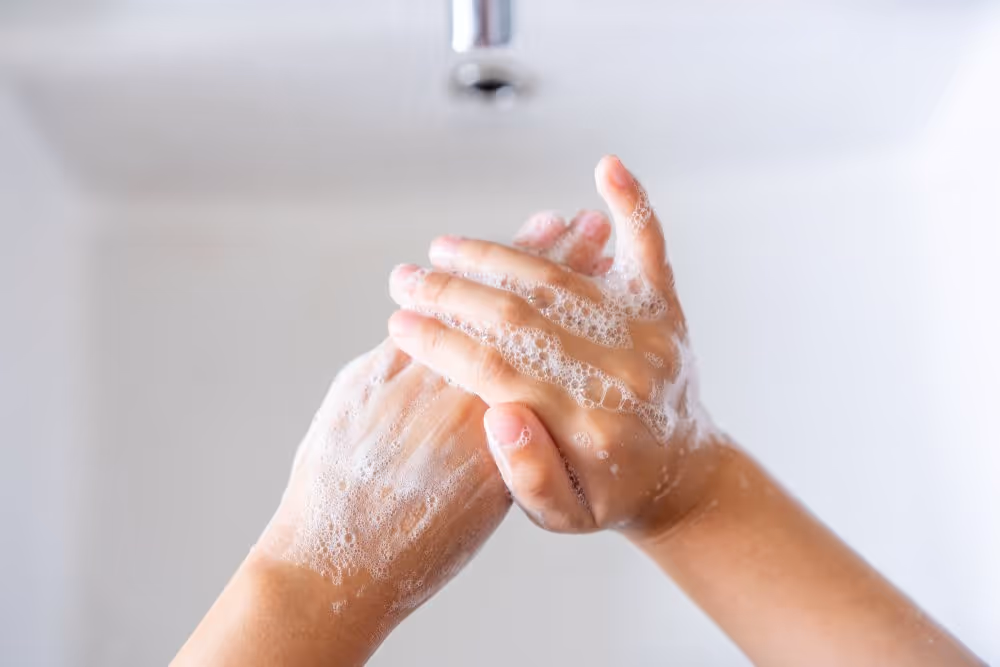 5 Tips Mengatasi Kulit Tangan Kering Akibat Sabun dan Hand Sanitizer