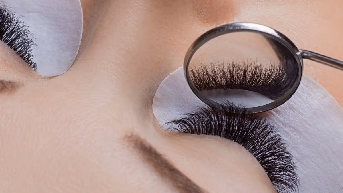 Apakah Eyelash Extension Masih Cocok Untuk Kecantikan Wanita