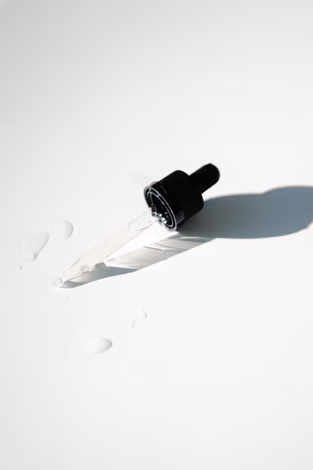 Bulu Mata Rontok? Kamu Bisa Cobain 3 Serum Bulu Mata Ini Loh