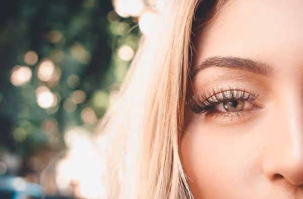 Cara Mencegah Efek Penggunaan Eyelash Extension