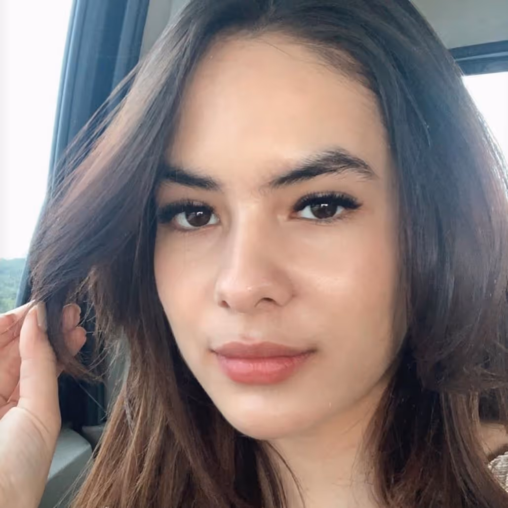 Eyelash Extensions vs Lash Lifts