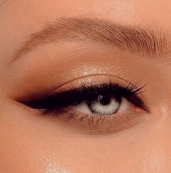 Fierce nan Elegan dengan Foxy Eyelash Extension