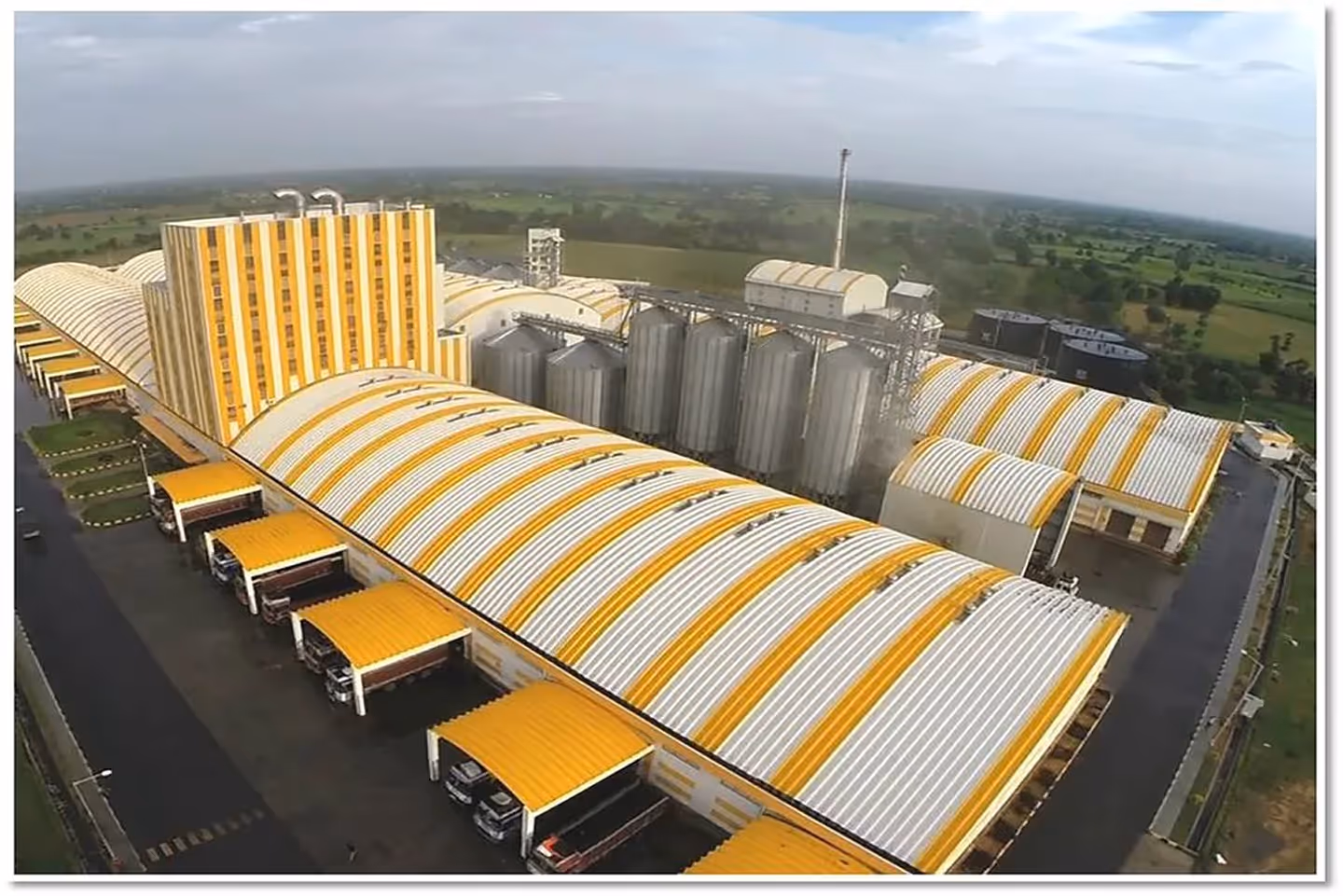 Proflex trussless roofing for dairy plant