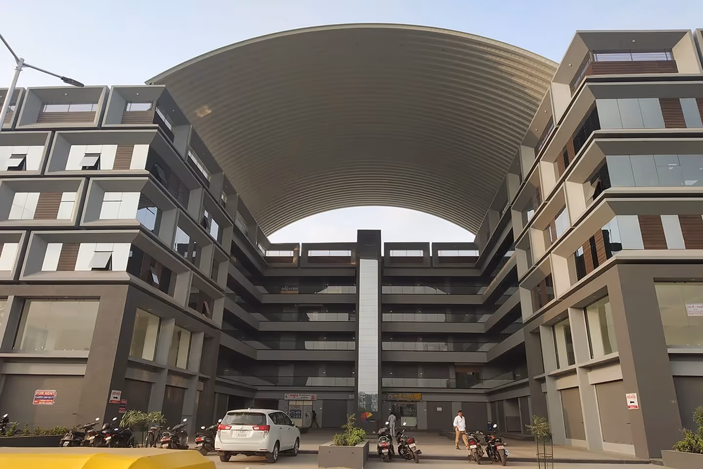 Proflex arch-shaped trussless roofing for industrial warehouse