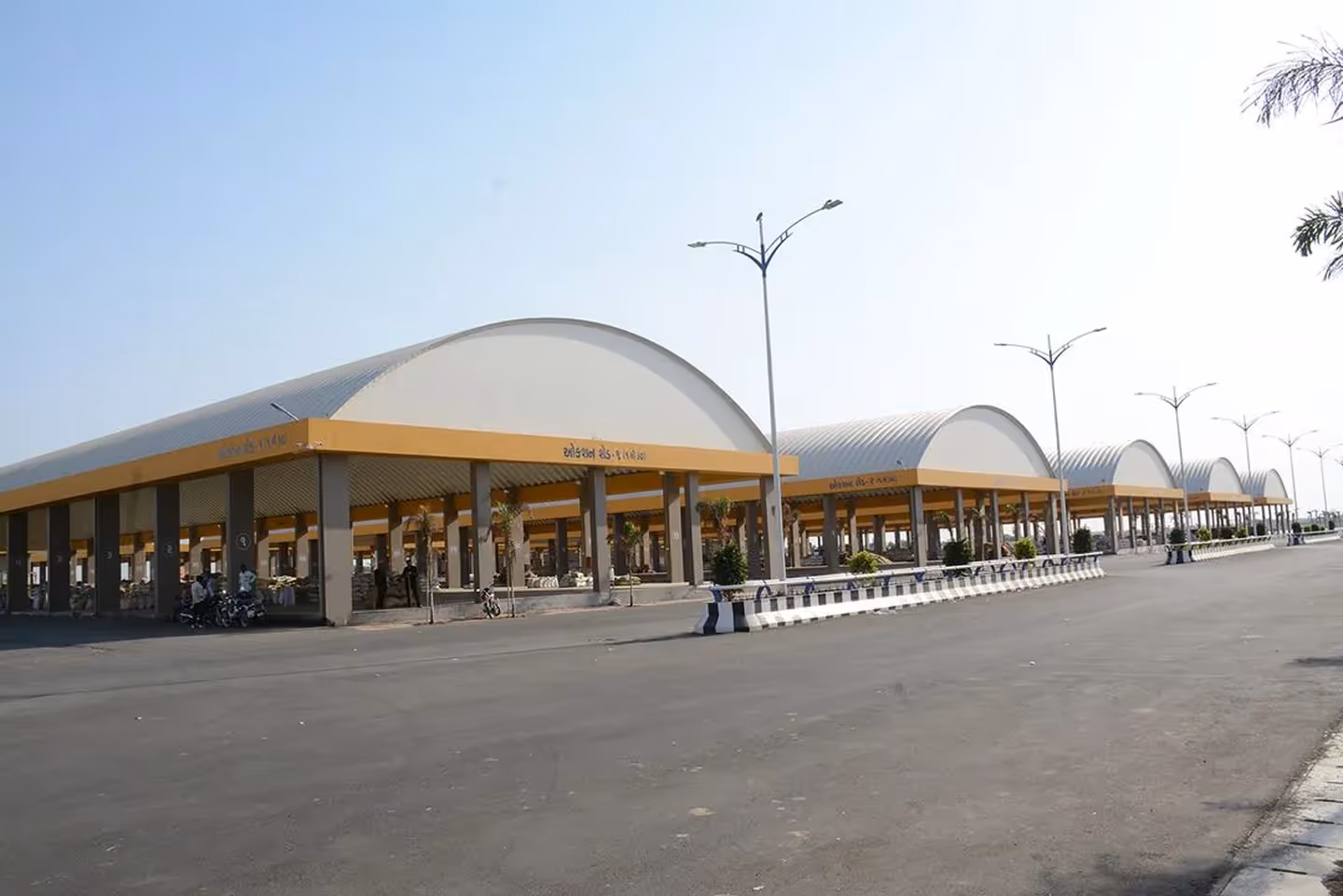 Proflex steel roofing for industrial warehouse
