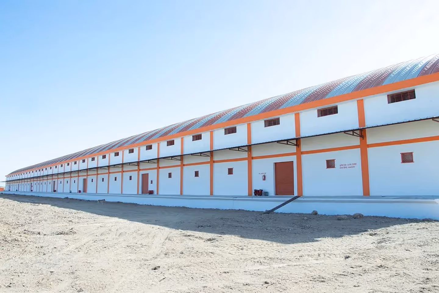 Profembership roofing for large warehouse