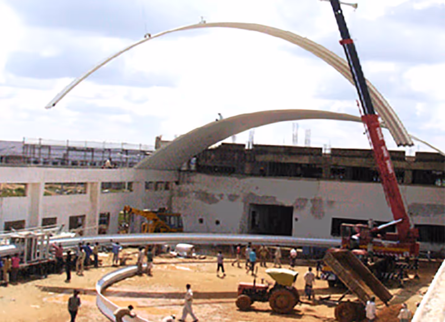 Erection of self-supported steel roofing system by Proflex Systems in India