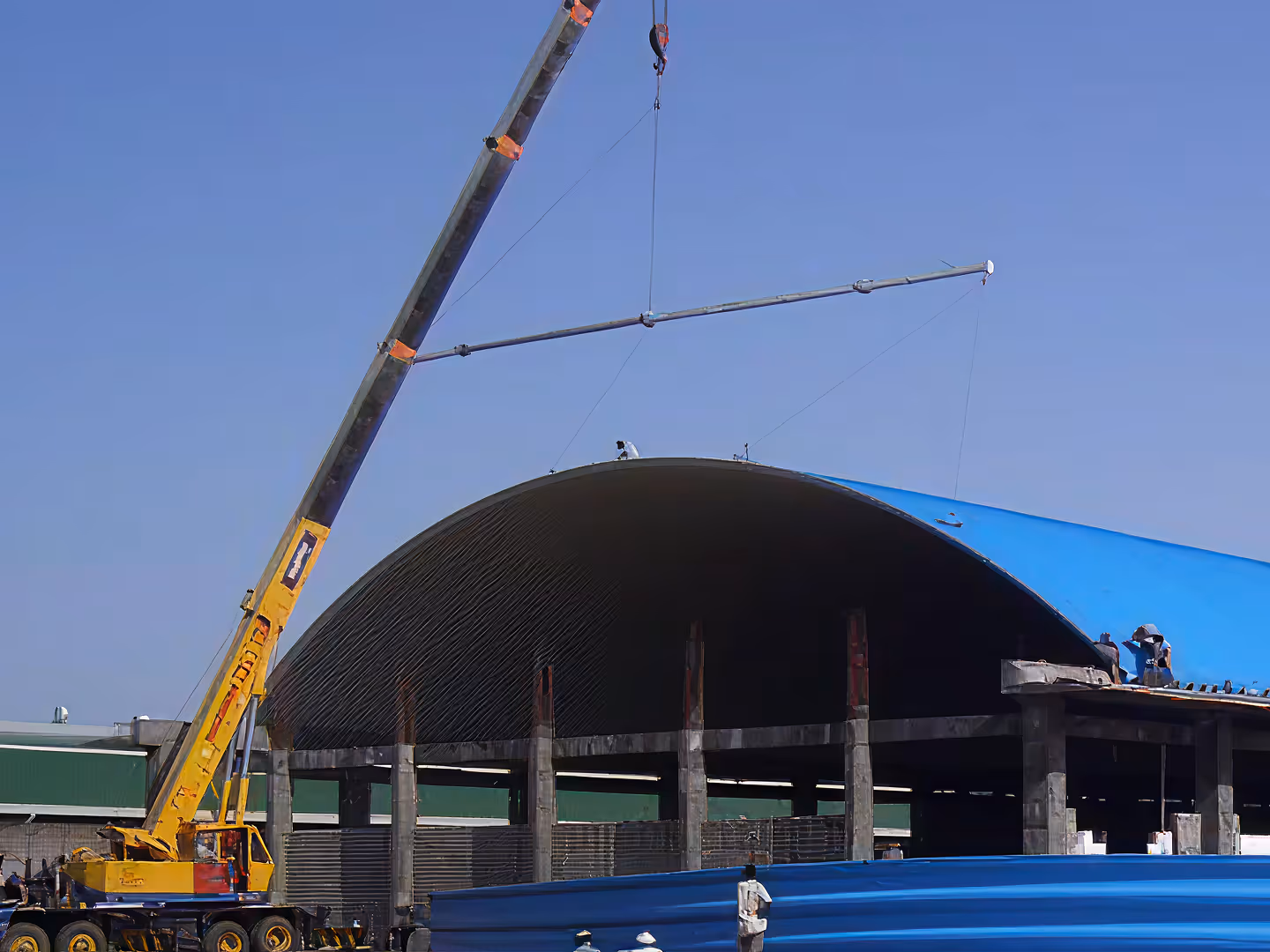 Self-supported steel roofing over RCC structure