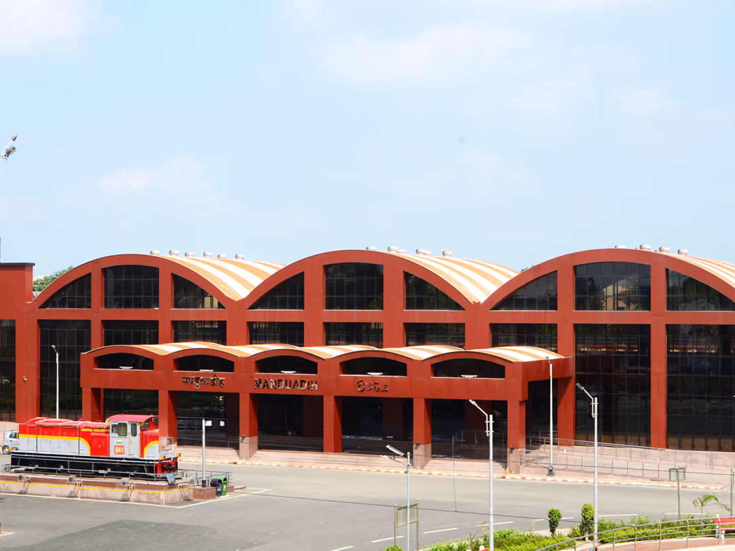 Multiple bays self-supported roofing