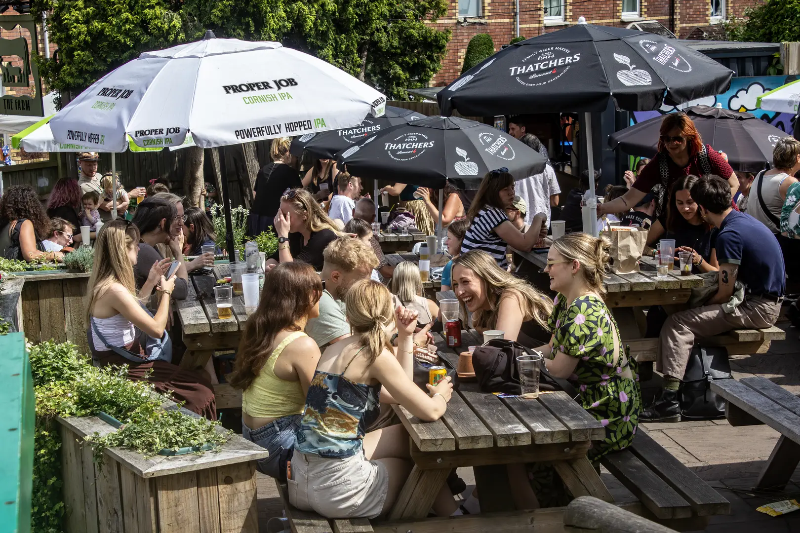 The Farm’s spacious beer garden in St Werburghs, Bristol. Perfect for sunny days, local drinks, and a friendly community vibe.