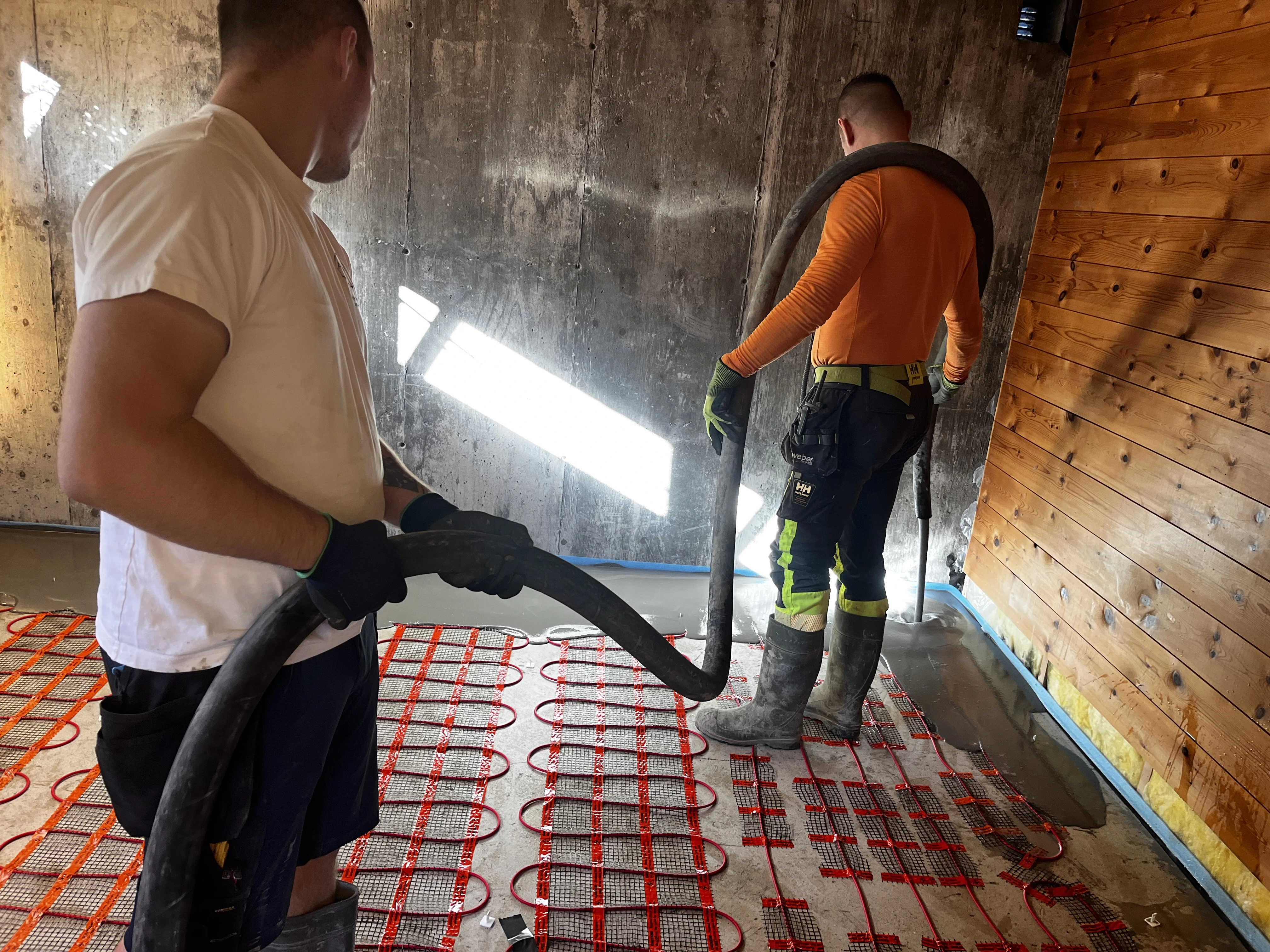 Gulvavretting med Weber på varmekabel og gulvvarme i bolig, utført av Alt Fikset AS i Oslo