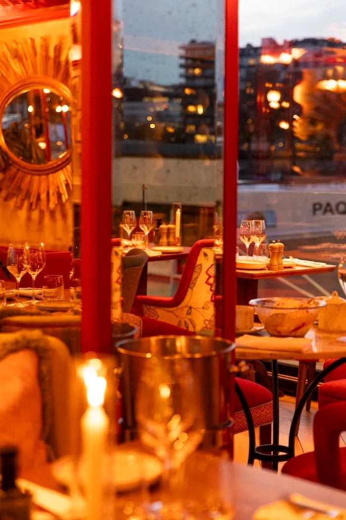 intérieur du restaurant la plage parisienne paris 15