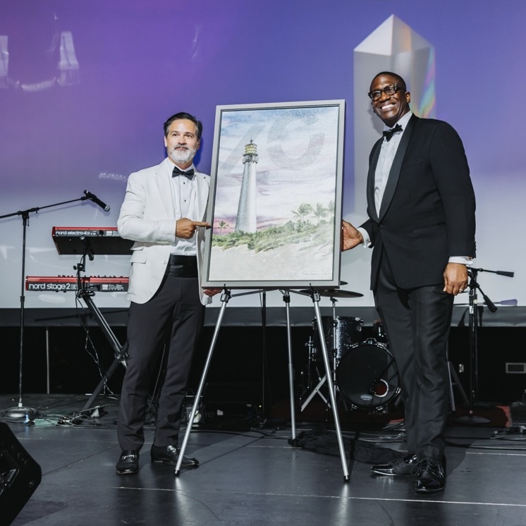 Photo of Juan Carlos Liscano presenting on stage