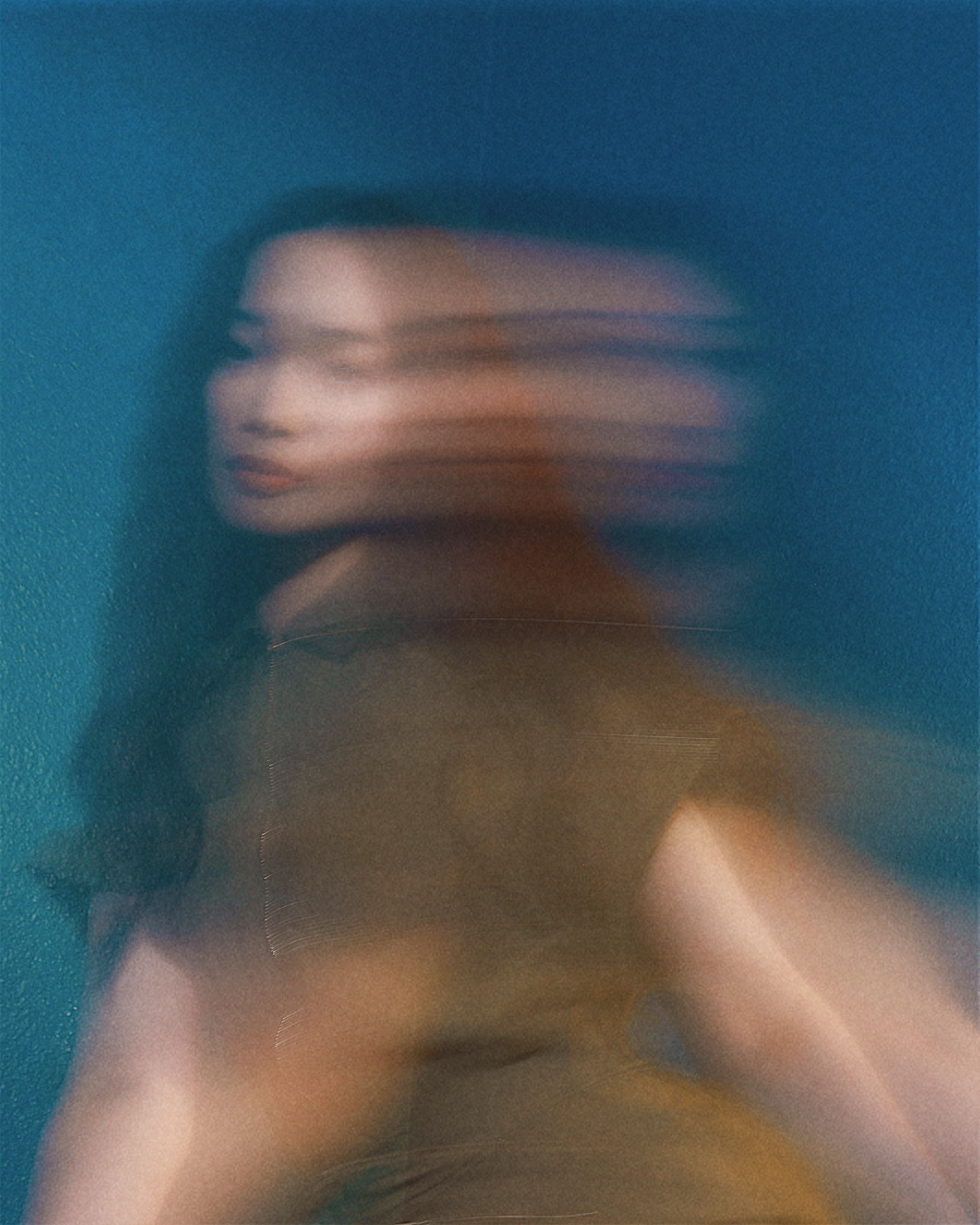 verschwommenes Portrait als Symbolbild für Ghosting in der Freundschaft