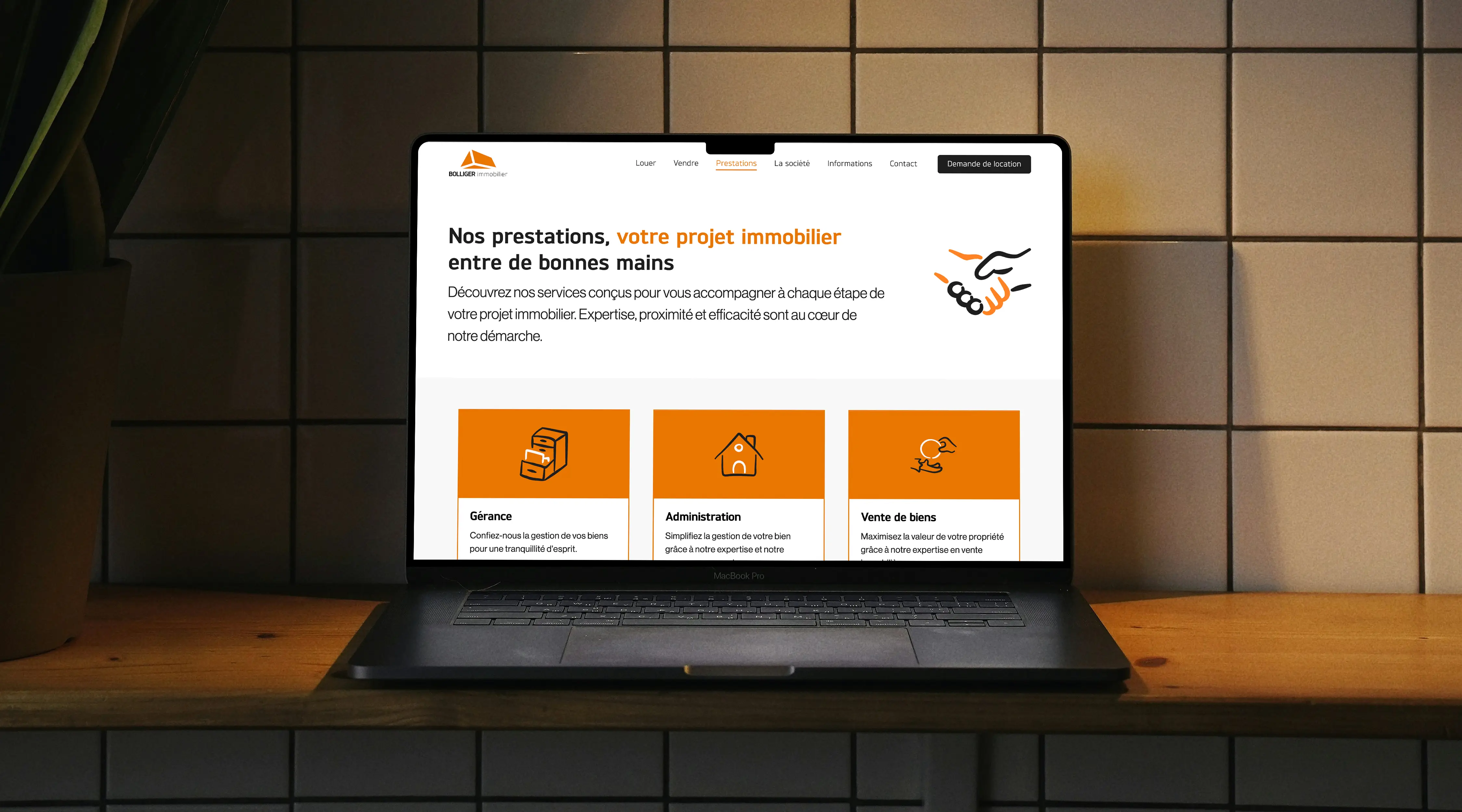 Site Bolliger afficher sur l'écran d'un Macbook Pro