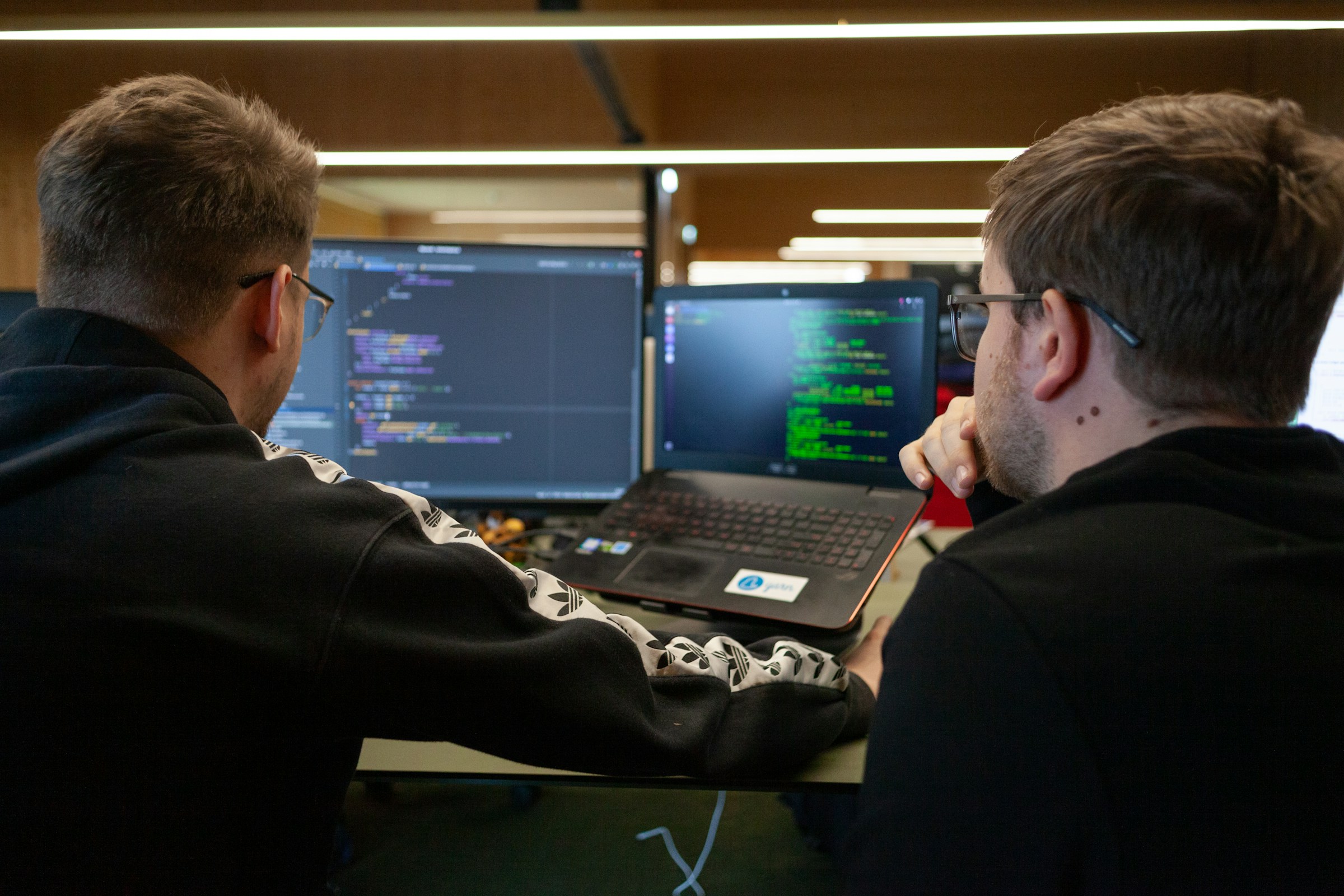 People Working - AIOps Use Cases