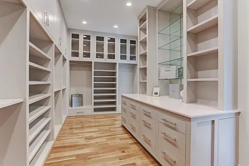 South Gate Master Closet