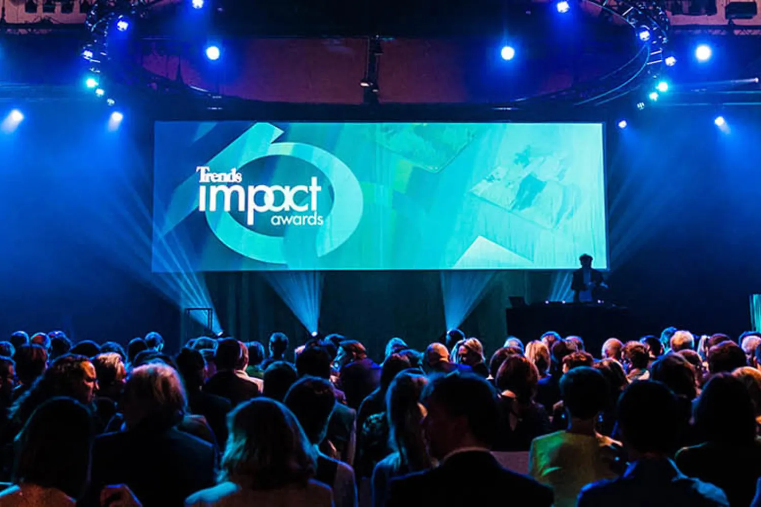Public devant l’écran des Trends Impact Awards.