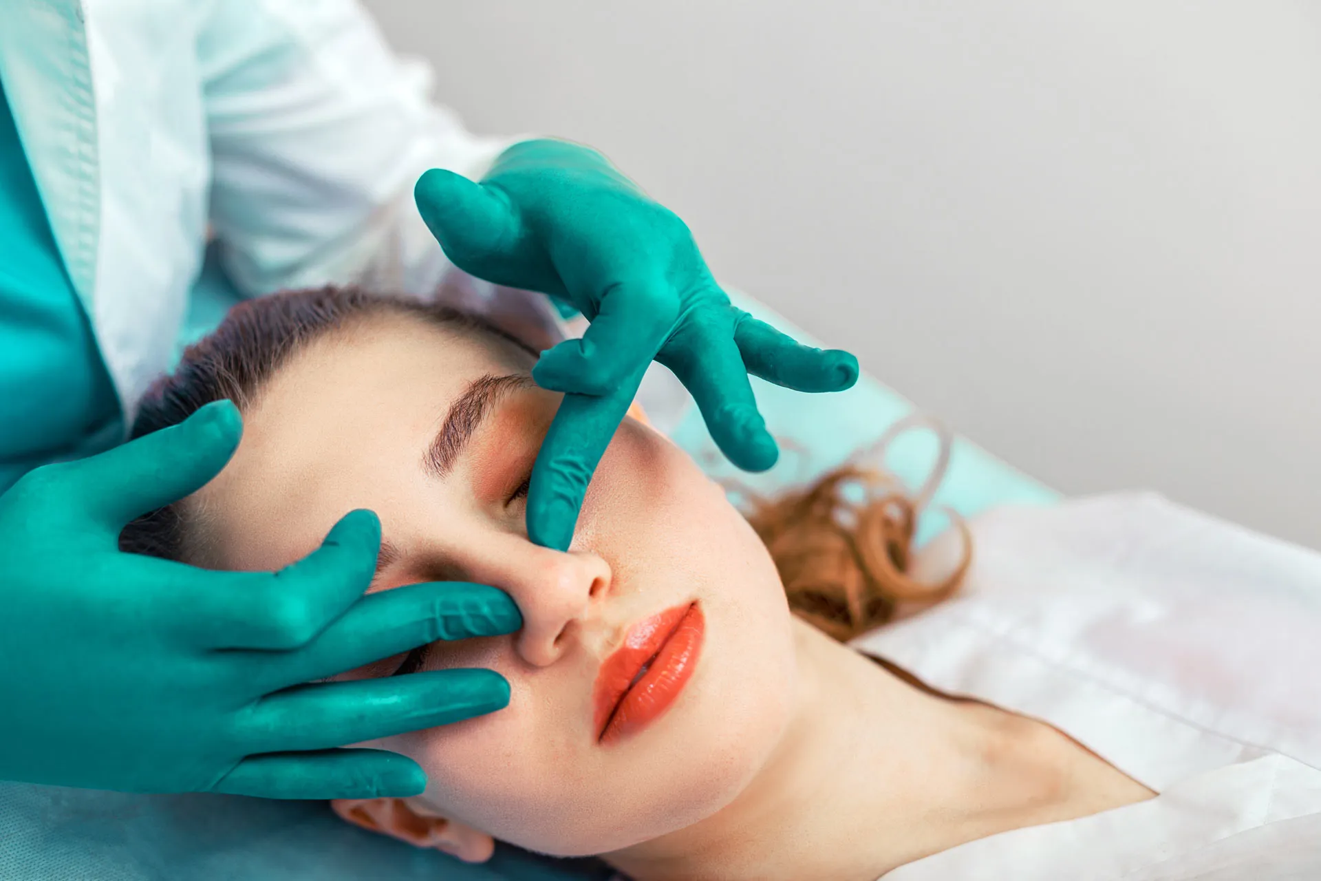Septorrinoplastia: la cirugía que mejora tu respiración y armoniza tu rostro
