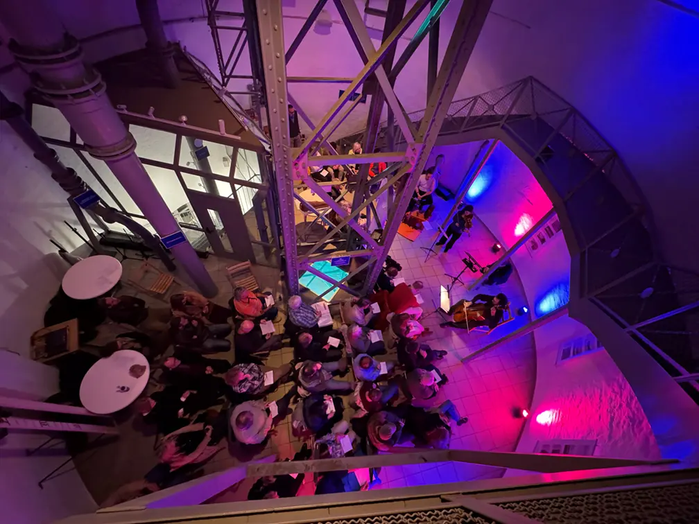 Eventveranstaltung mit Lichtspielen im Wasserturm