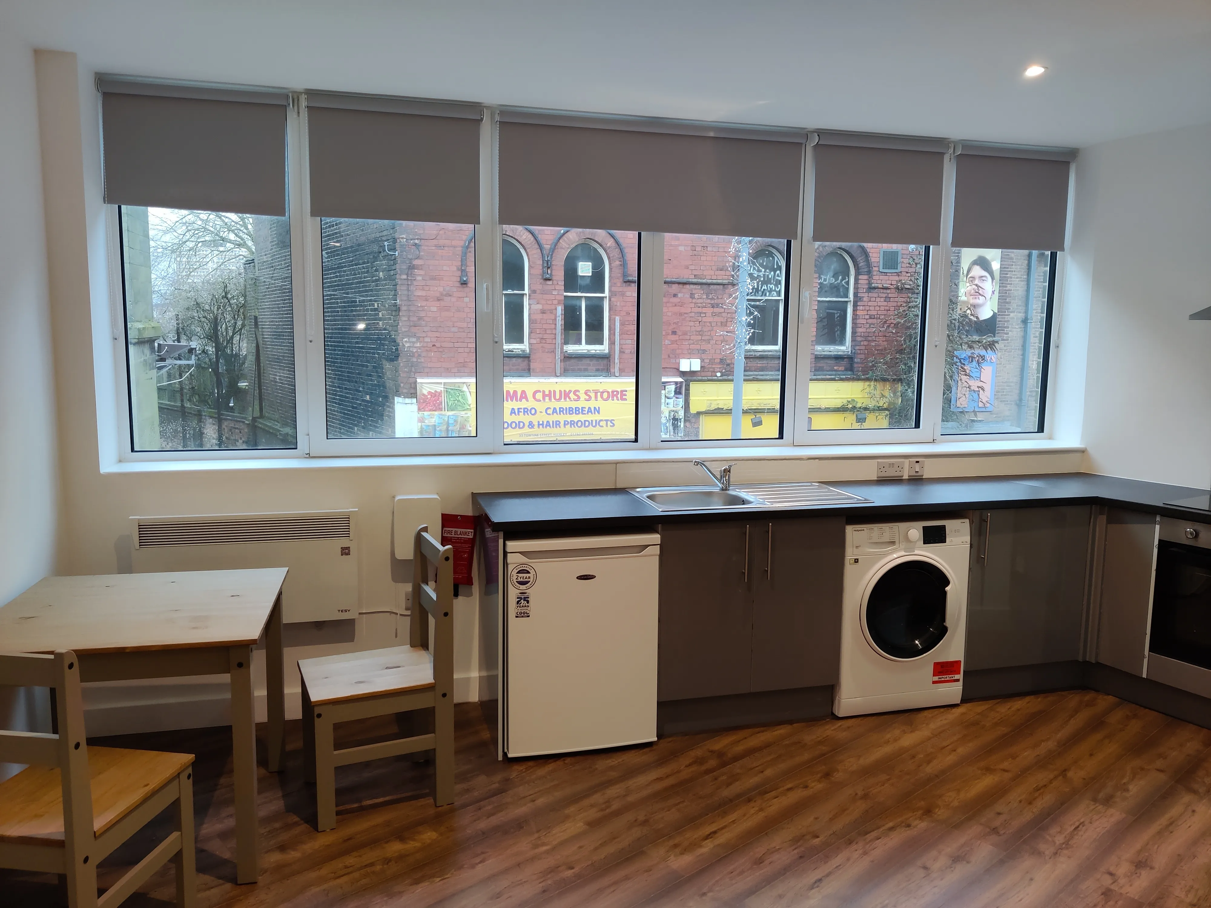 Flat 1, Tontine